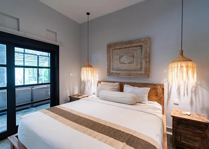 The Umalas - Near 4br Private Pool Villa