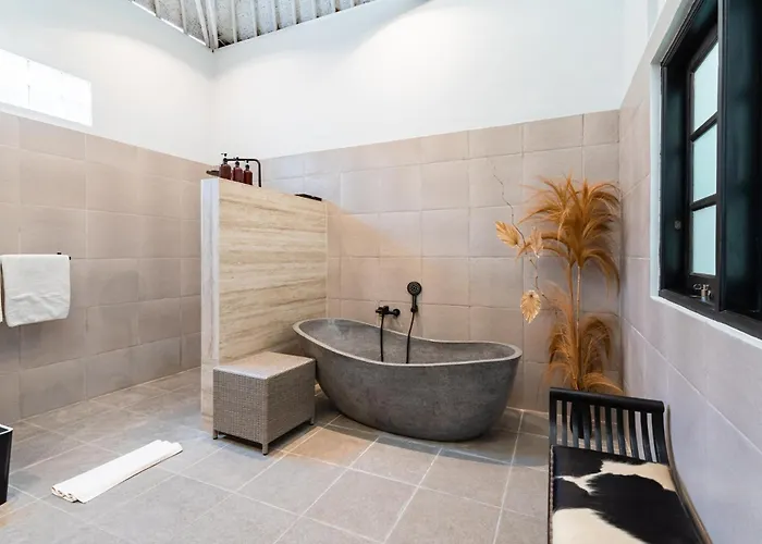The Umalas - Near 4br Private Pool Villa *