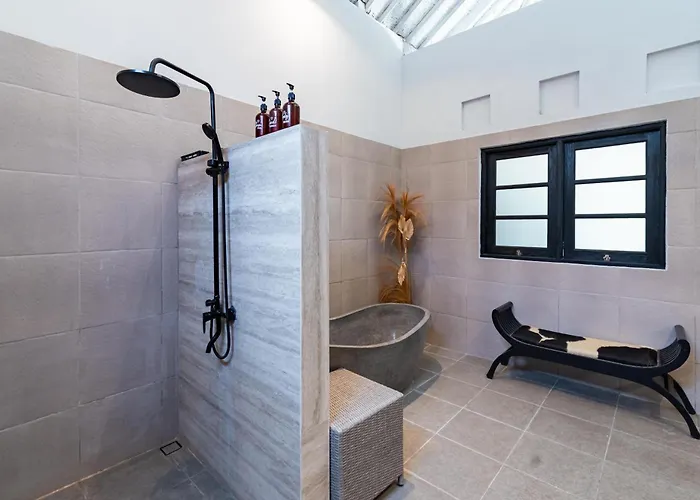 The Umalas - Near 4br Private Pool Villa Canggu (Bali)