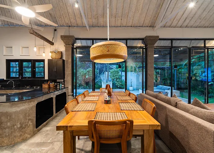 The Umalas - Near 4br Private Pool Villa
